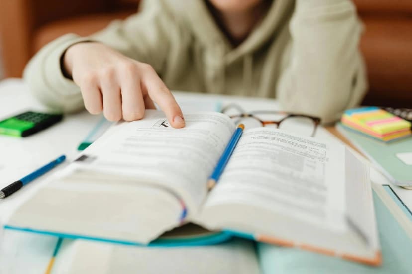 Self-editing vs. Academic Editing Services: What’s Best for Your Research Paper?